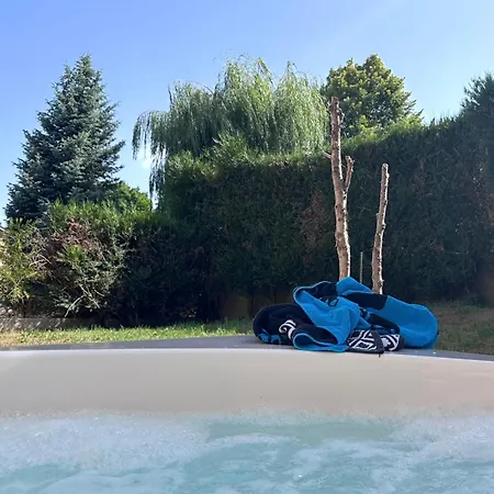 Holiday home Maison Jardin Avec *